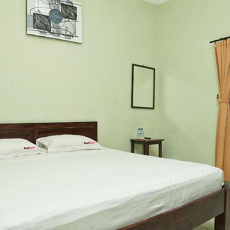 Reddoorz @ Mataram Kuta 3 Hotel Екстериор снимка