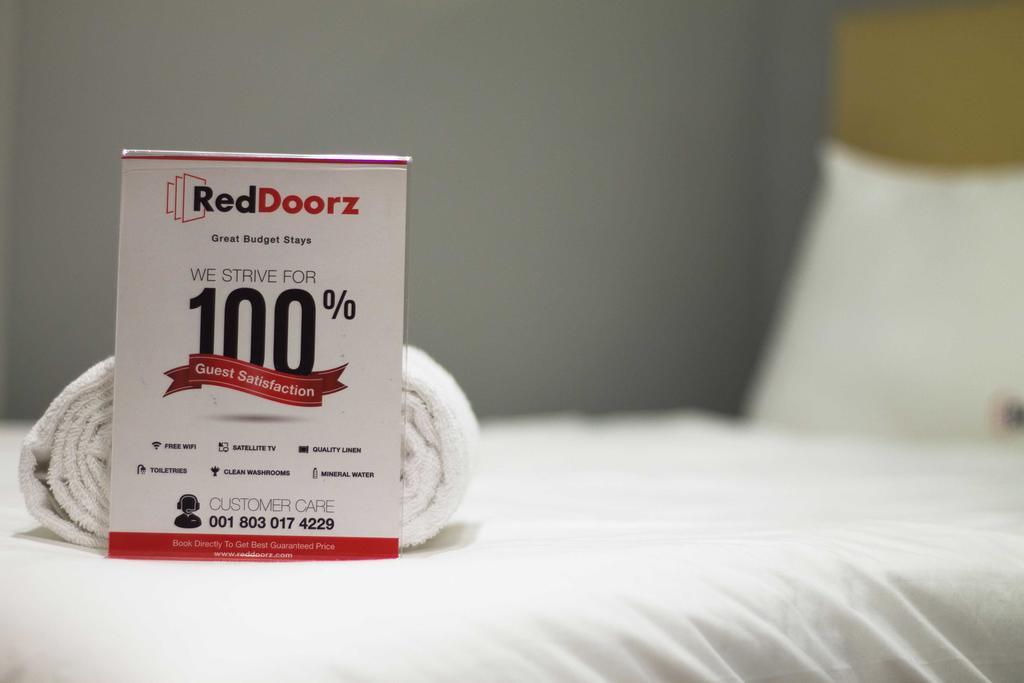 Reddoorz @ Mataram Kuta 3 Hotel Екстериор снимка