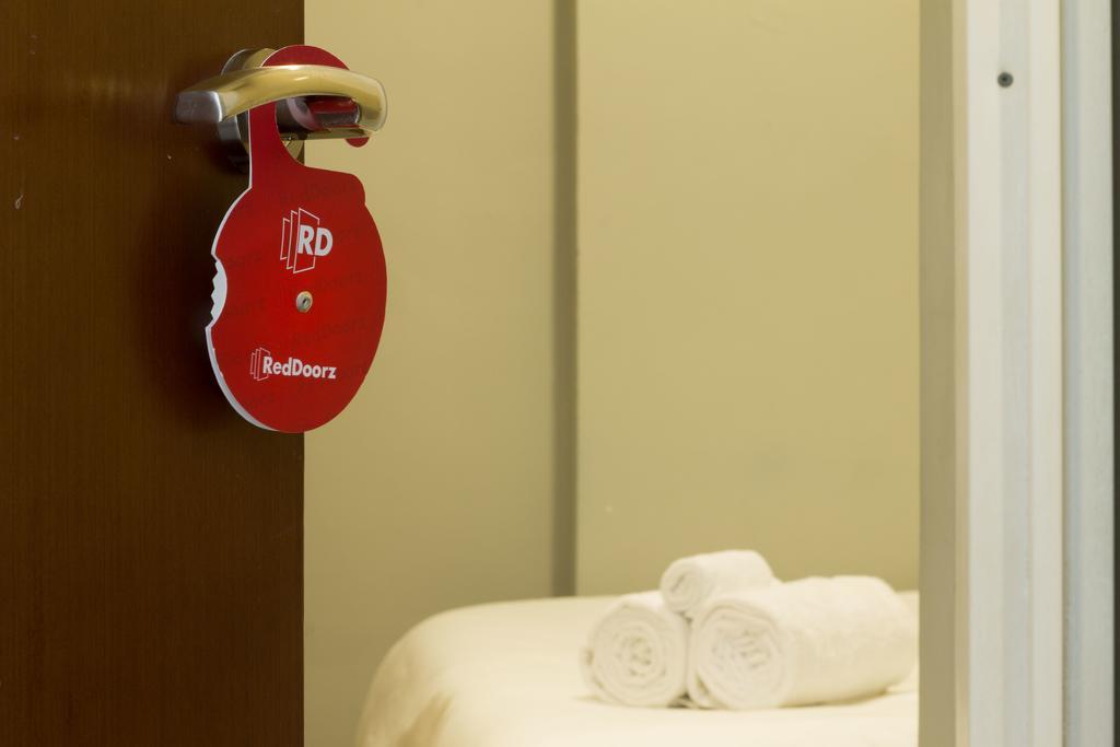 Reddoorz @ Mataram Kuta 3 Hotel Екстериор снимка