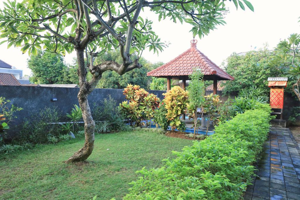 Reddoorz @ Mataram Kuta 3 Hotel Екстериор снимка