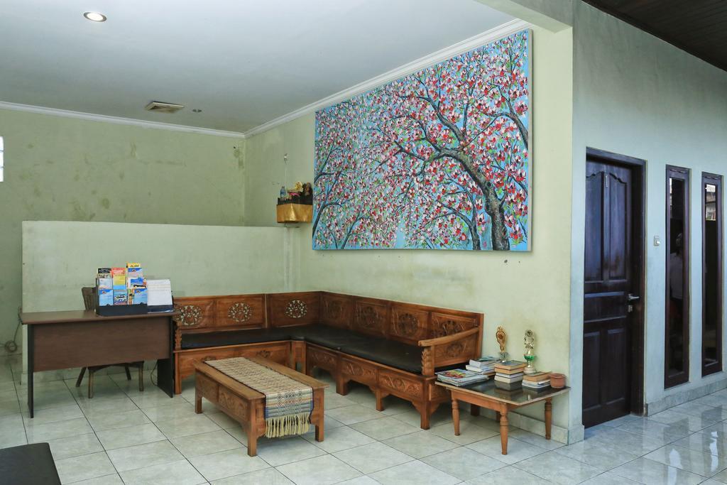 Reddoorz @ Mataram Kuta 3 Hotel Екстериор снимка
