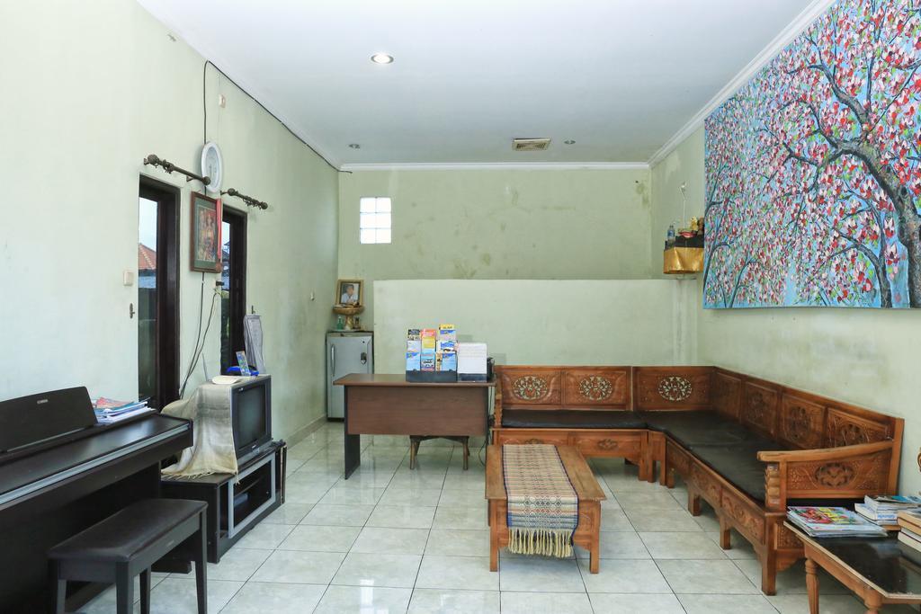 Reddoorz @ Mataram Kuta 3 Hotel Екстериор снимка