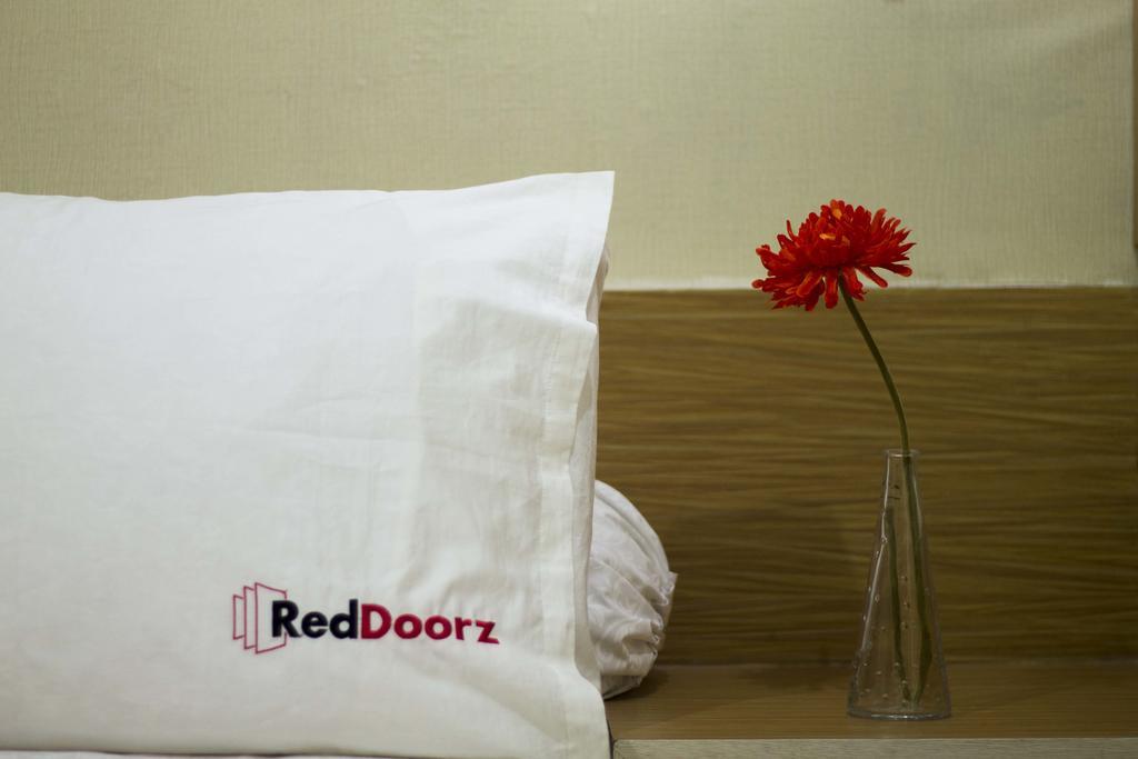 Reddoorz @ Mataram Kuta 3 Hotel Екстериор снимка